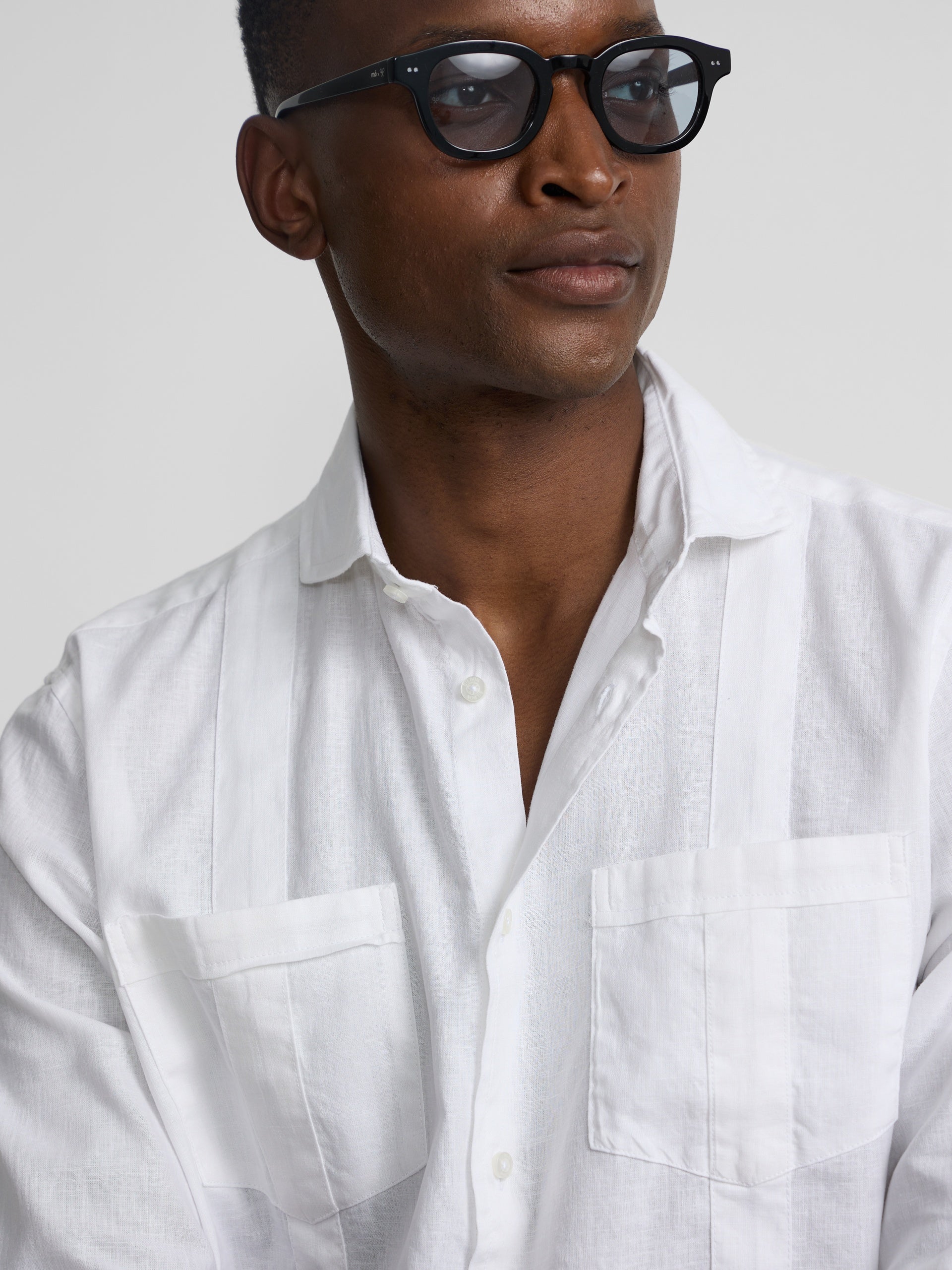 Guayabera sport en lin blanc