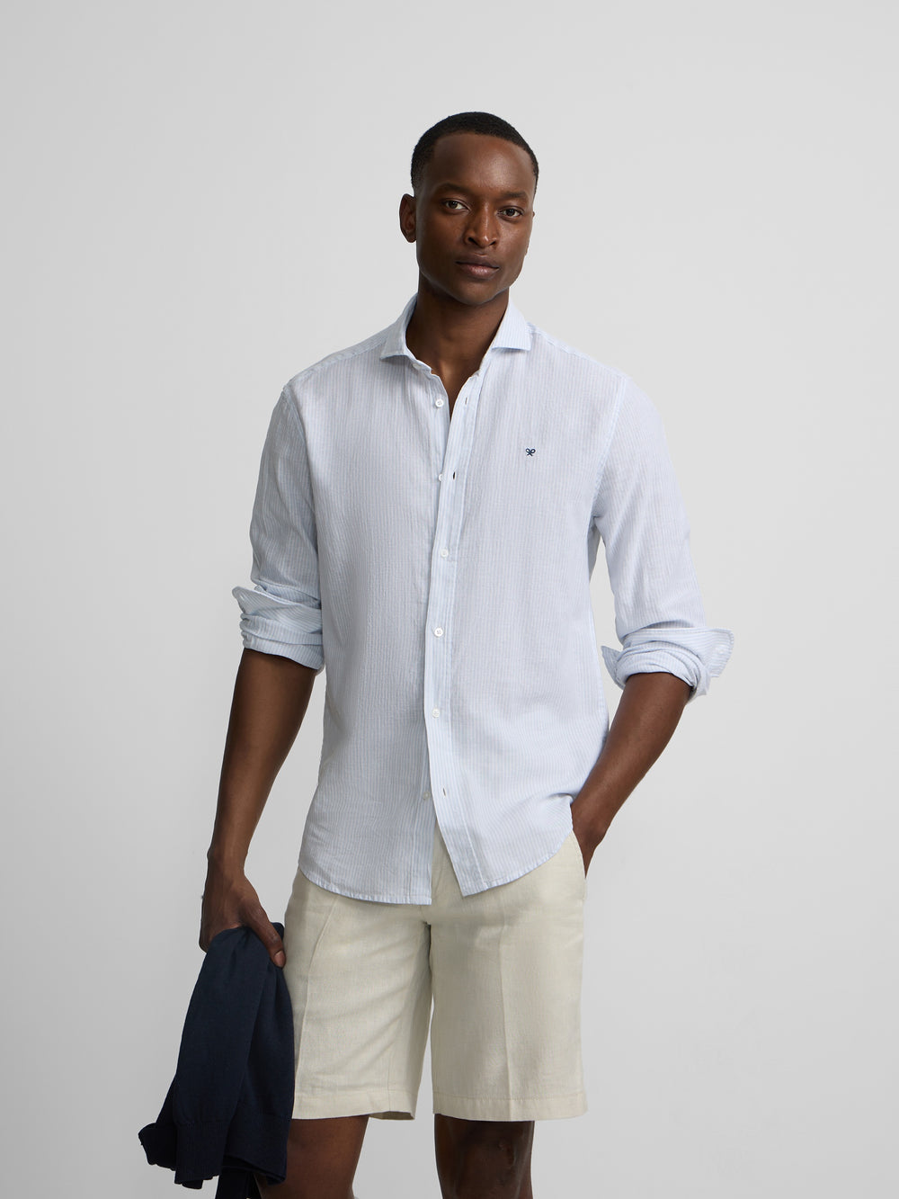 Camisa desportiva de linho às riscas azul claro