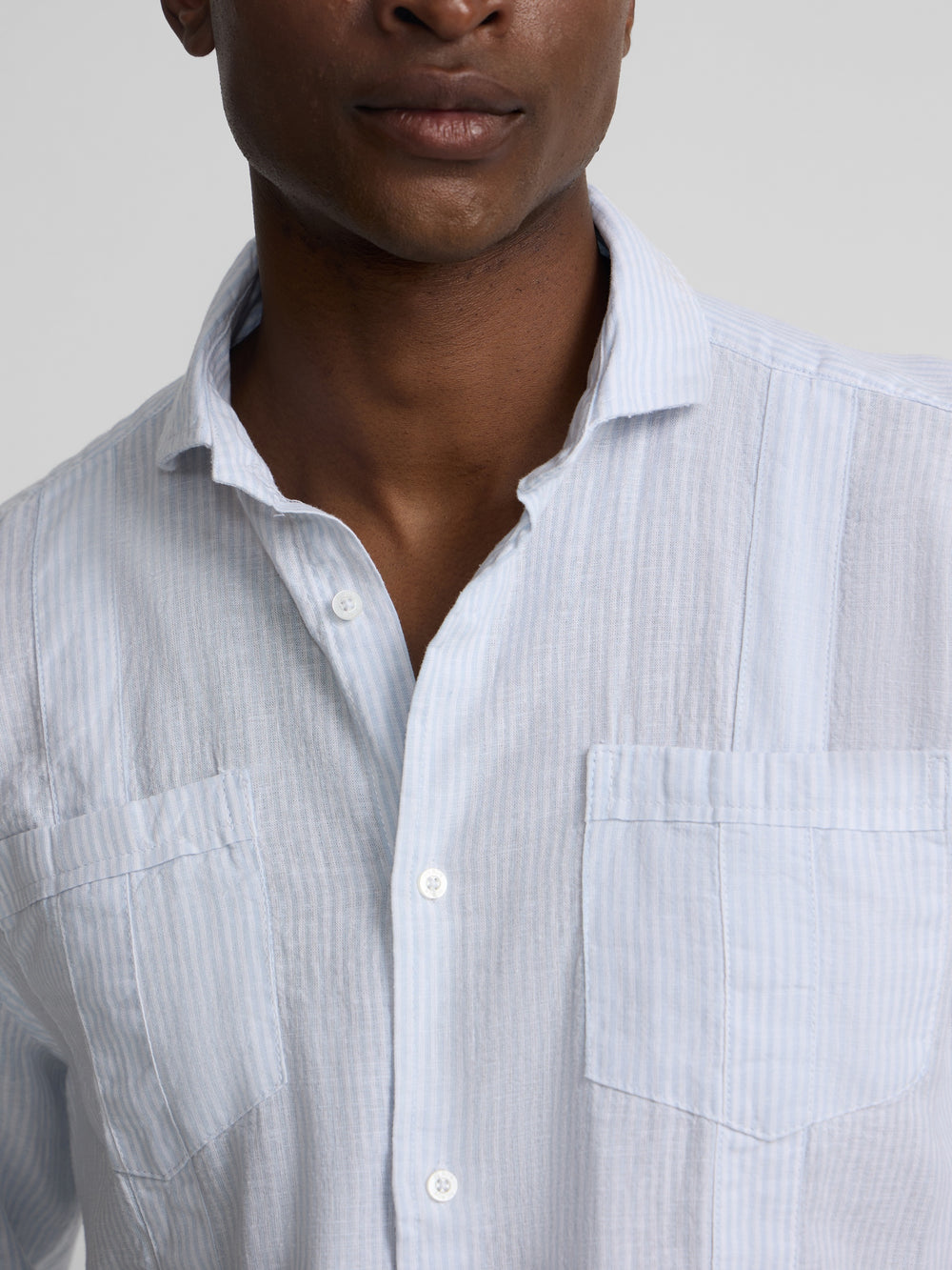 Guayabera sport en lin rayé bleu ciel