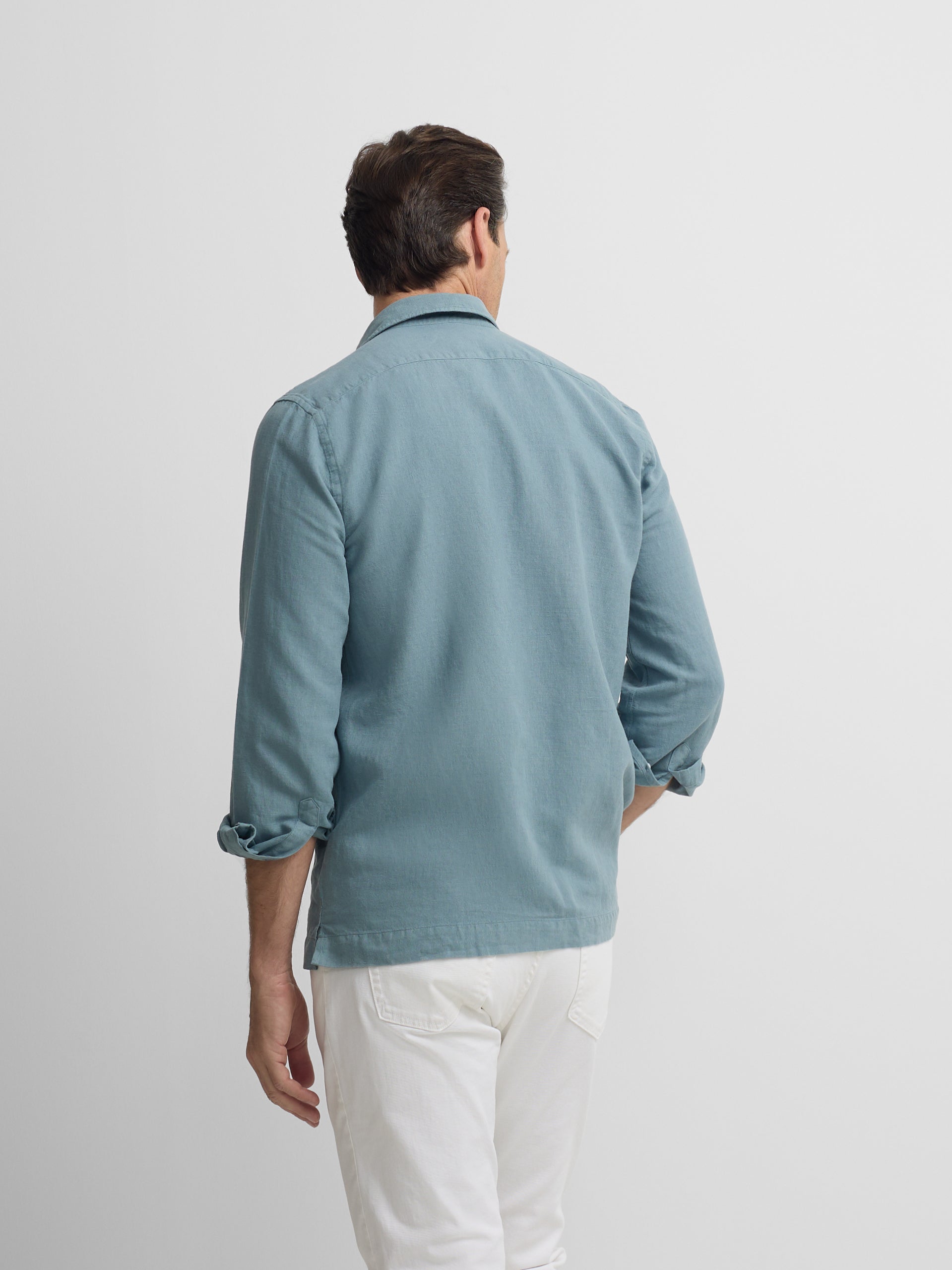 Camisa sport bolsos azul índigo