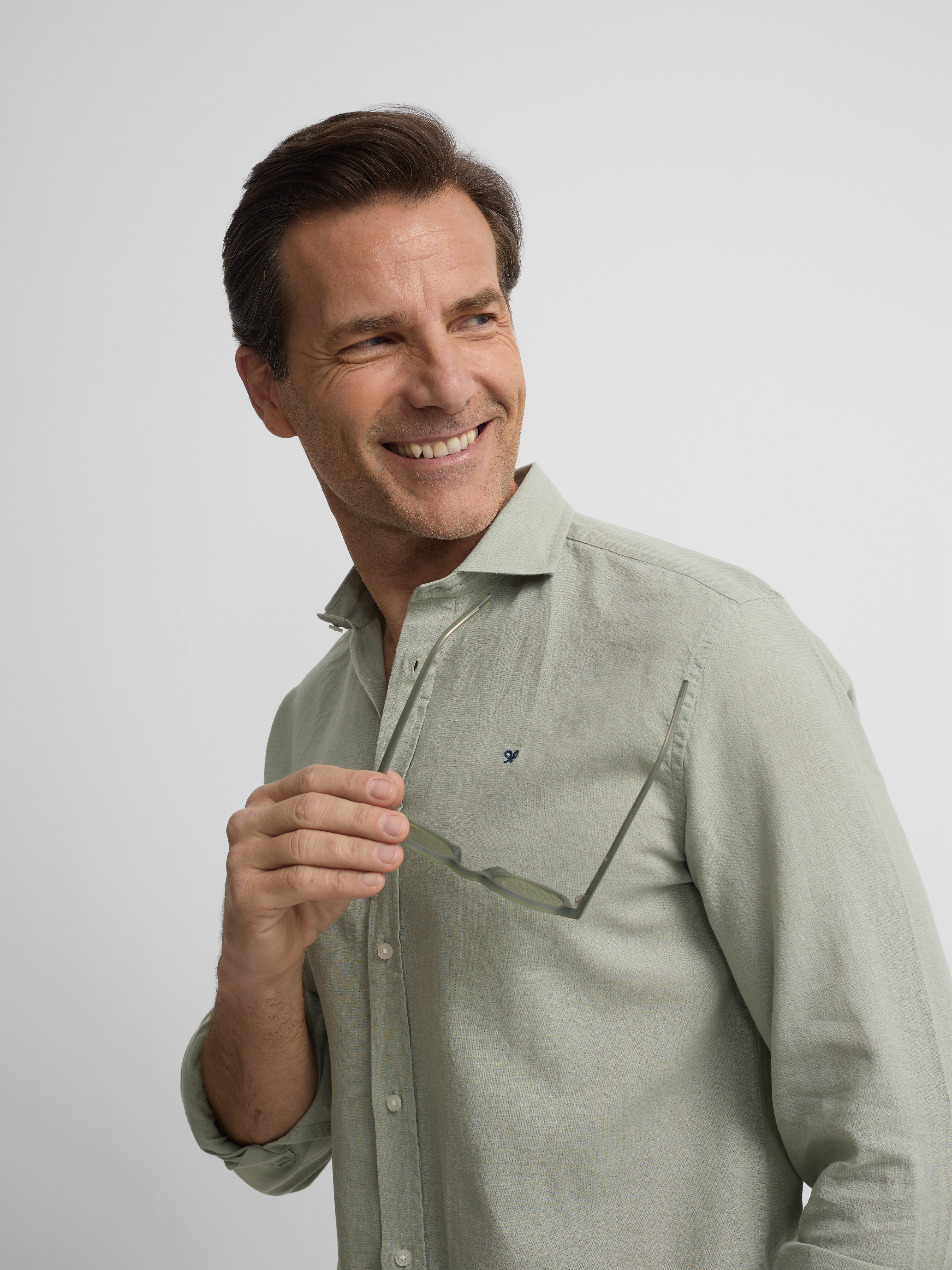 Medium green linen sport shirt