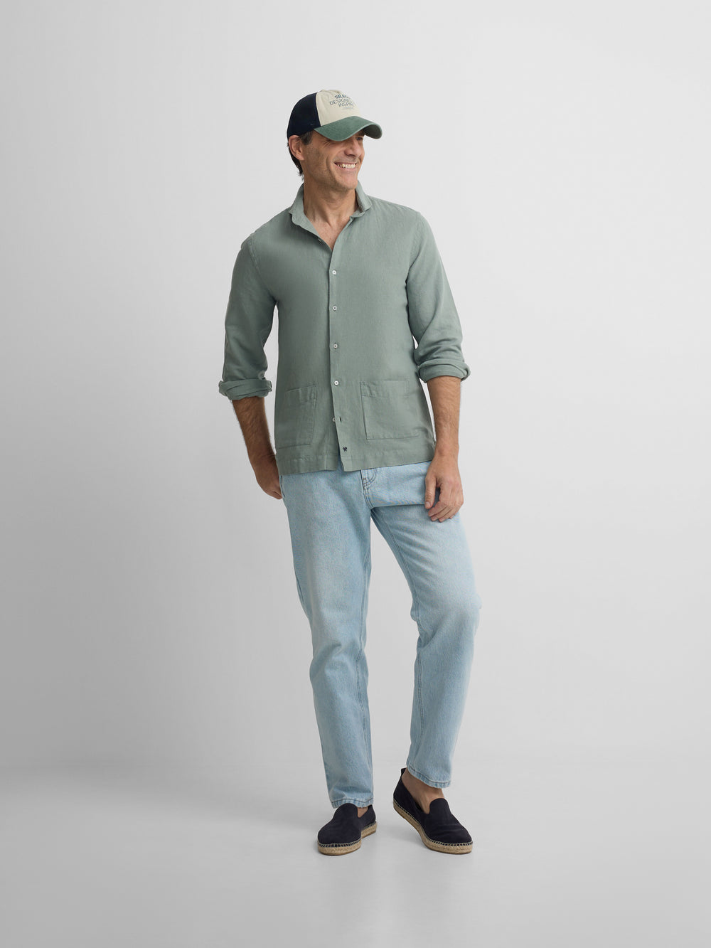 Camisa sport bolsos verde médio