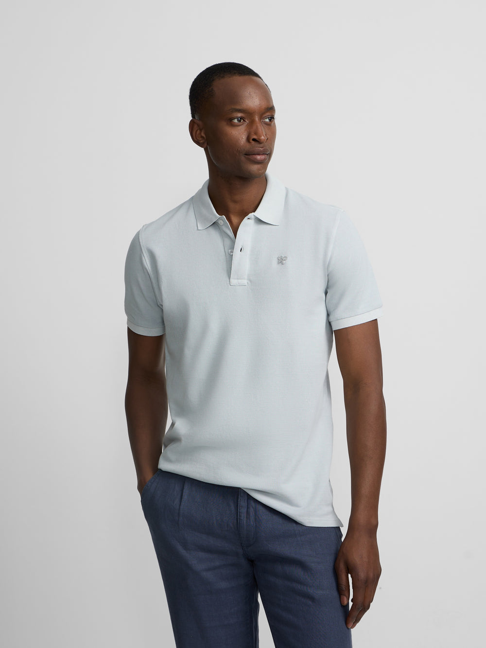 Polo clasico garment dye azul claro