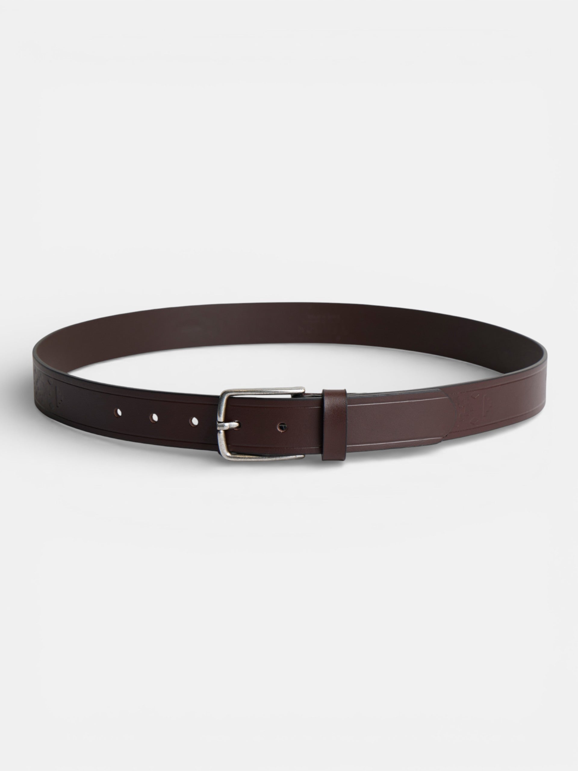 Leather belt with ethnic engravings