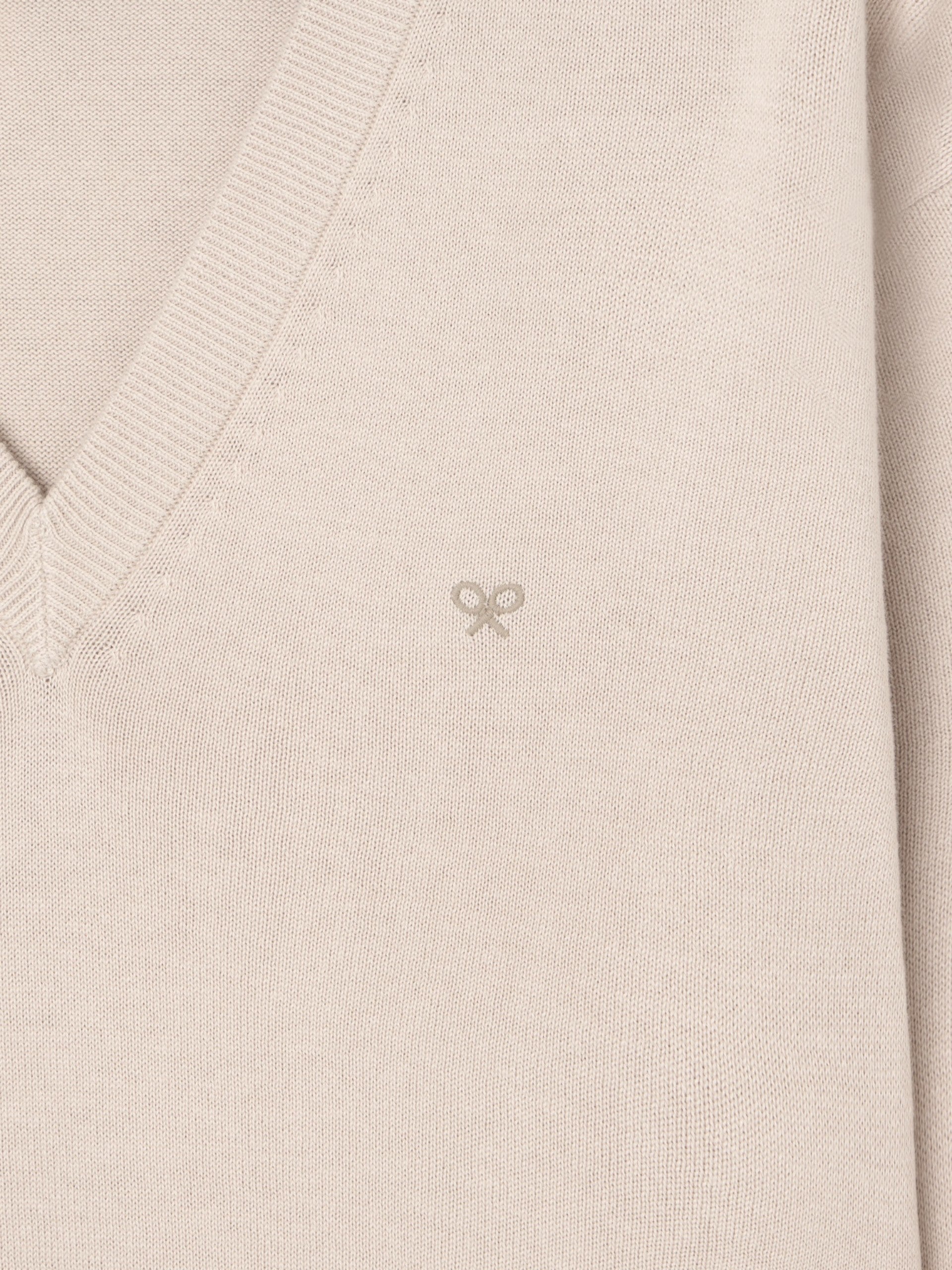 Pull col en V business beige