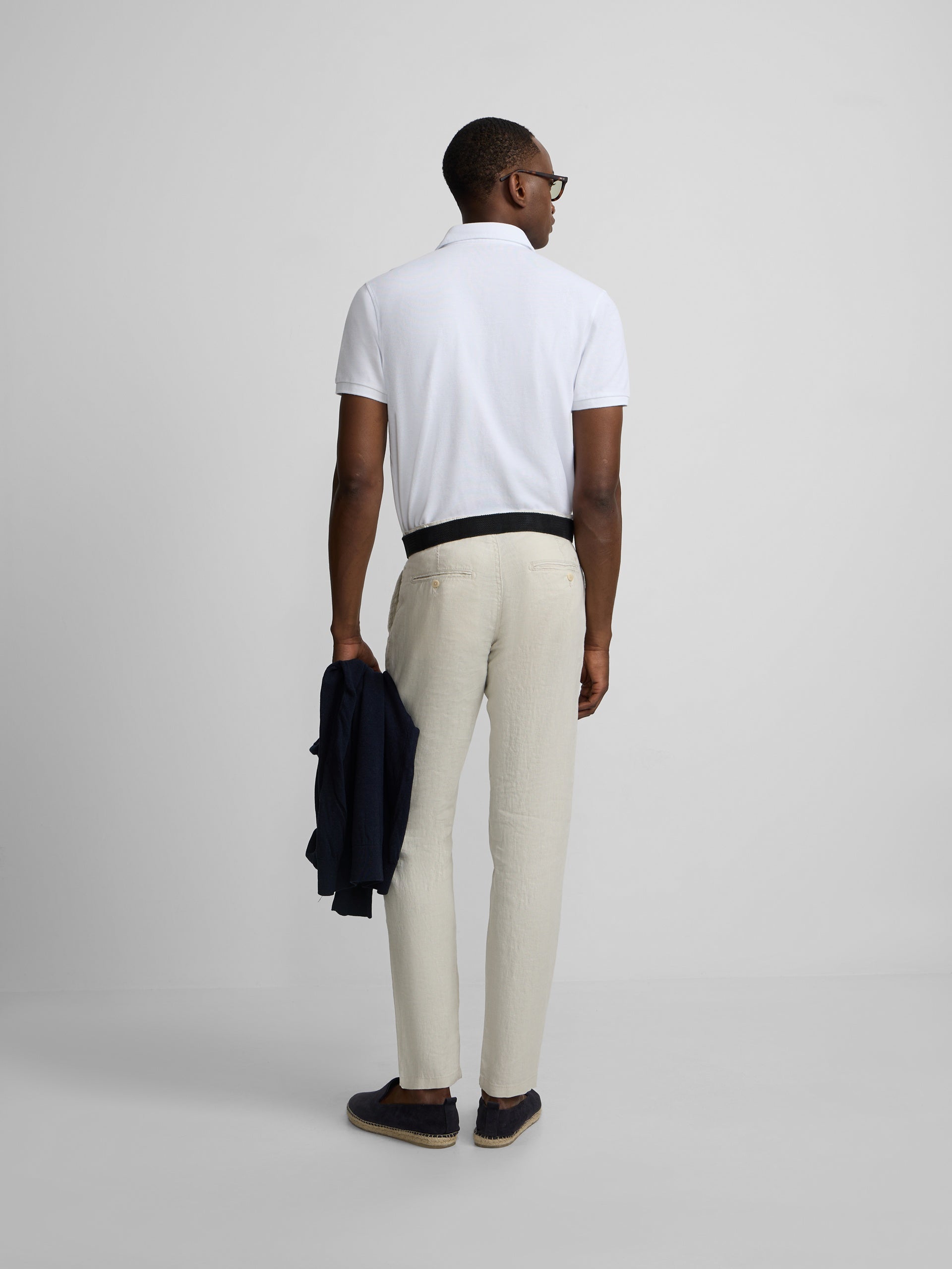 White short-sleeved polo shirt suite