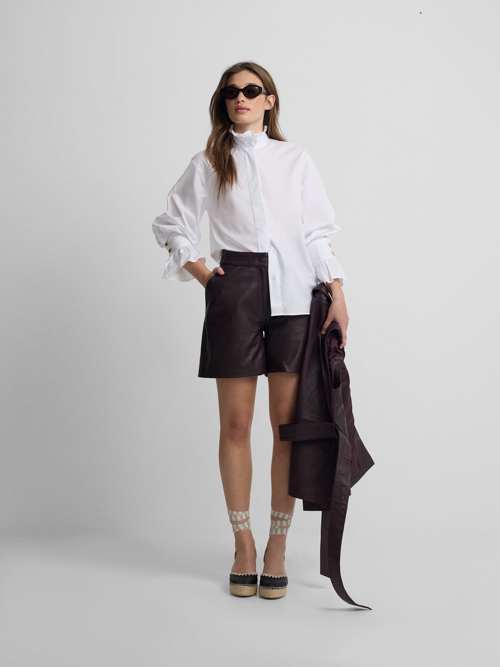 Bermuda en cuir tressé bordeaux