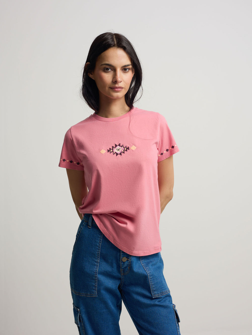T-shirt mulher bordados ikat rosa