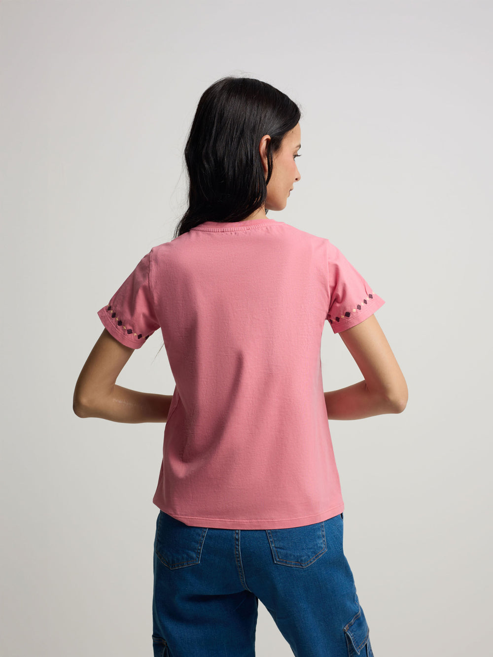 T-shirt mulher bordados ikat rosa