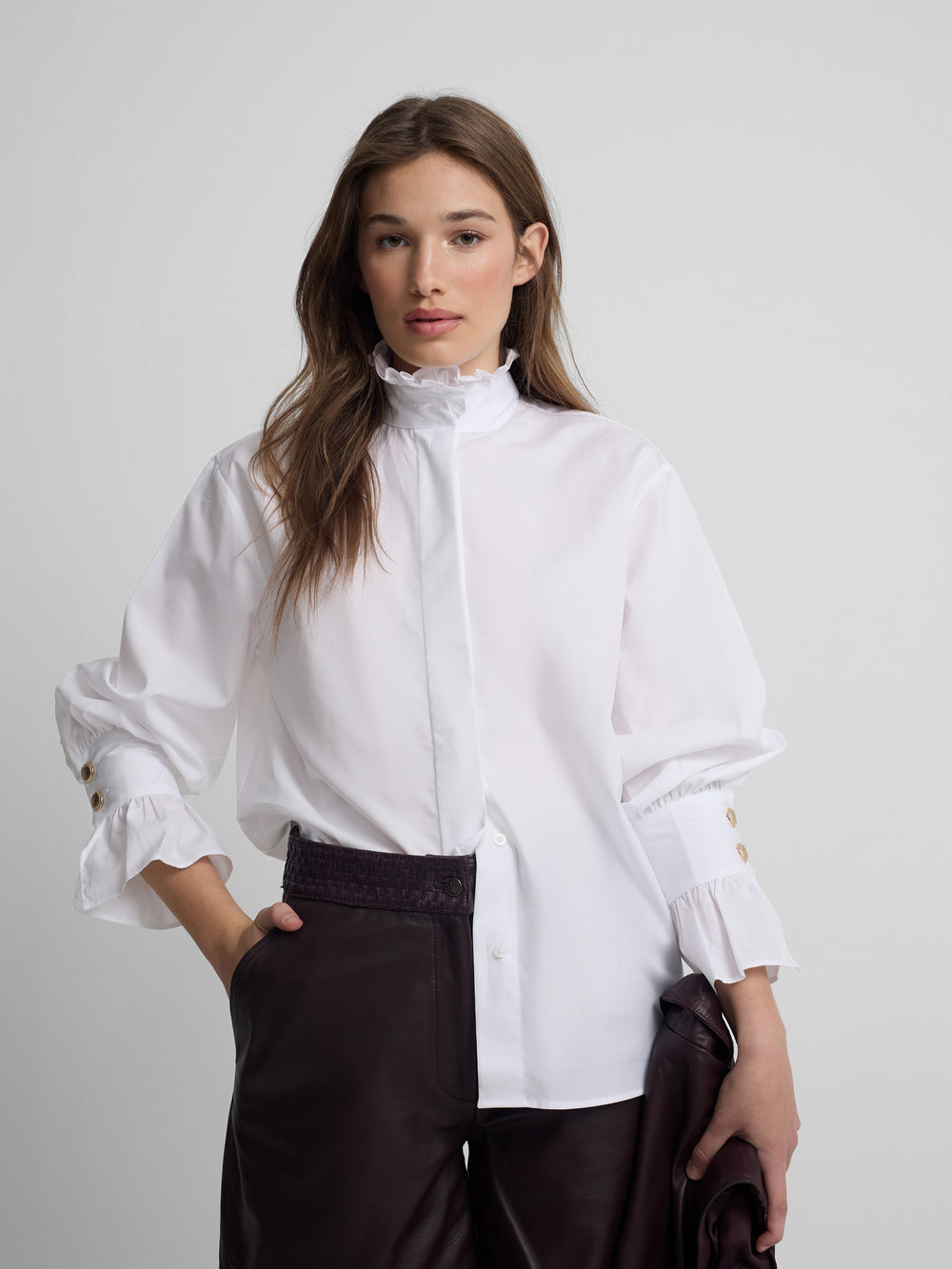 Chemise blanche avec détail aux poignets