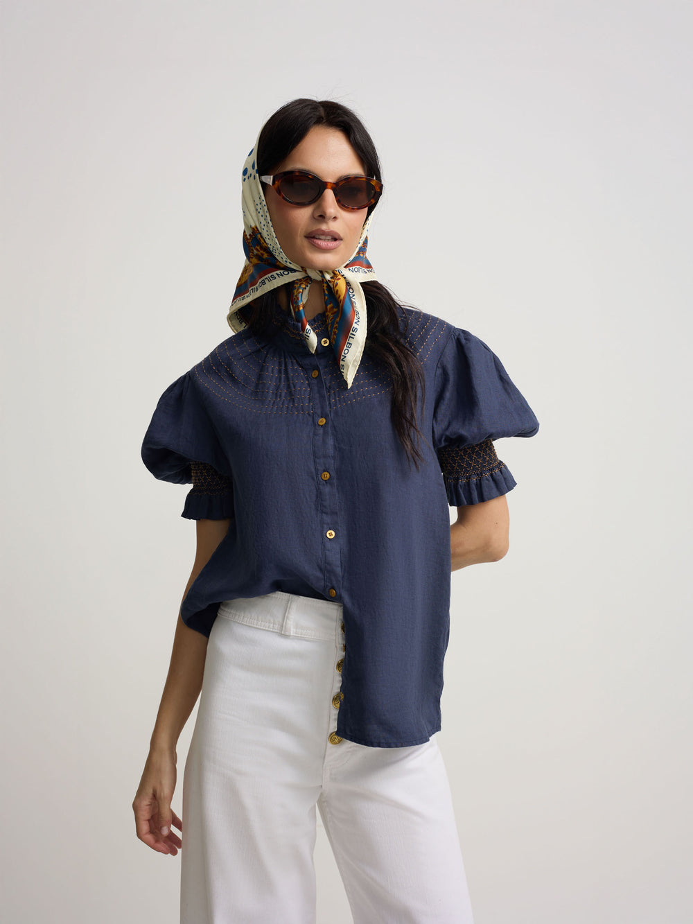 Chemise froncée à manches courtes en lin bleu marine