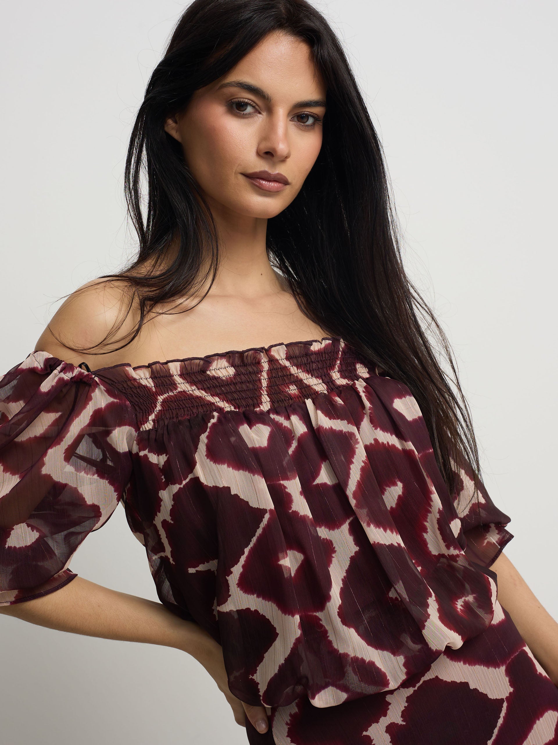 Ruched blouse with brown print