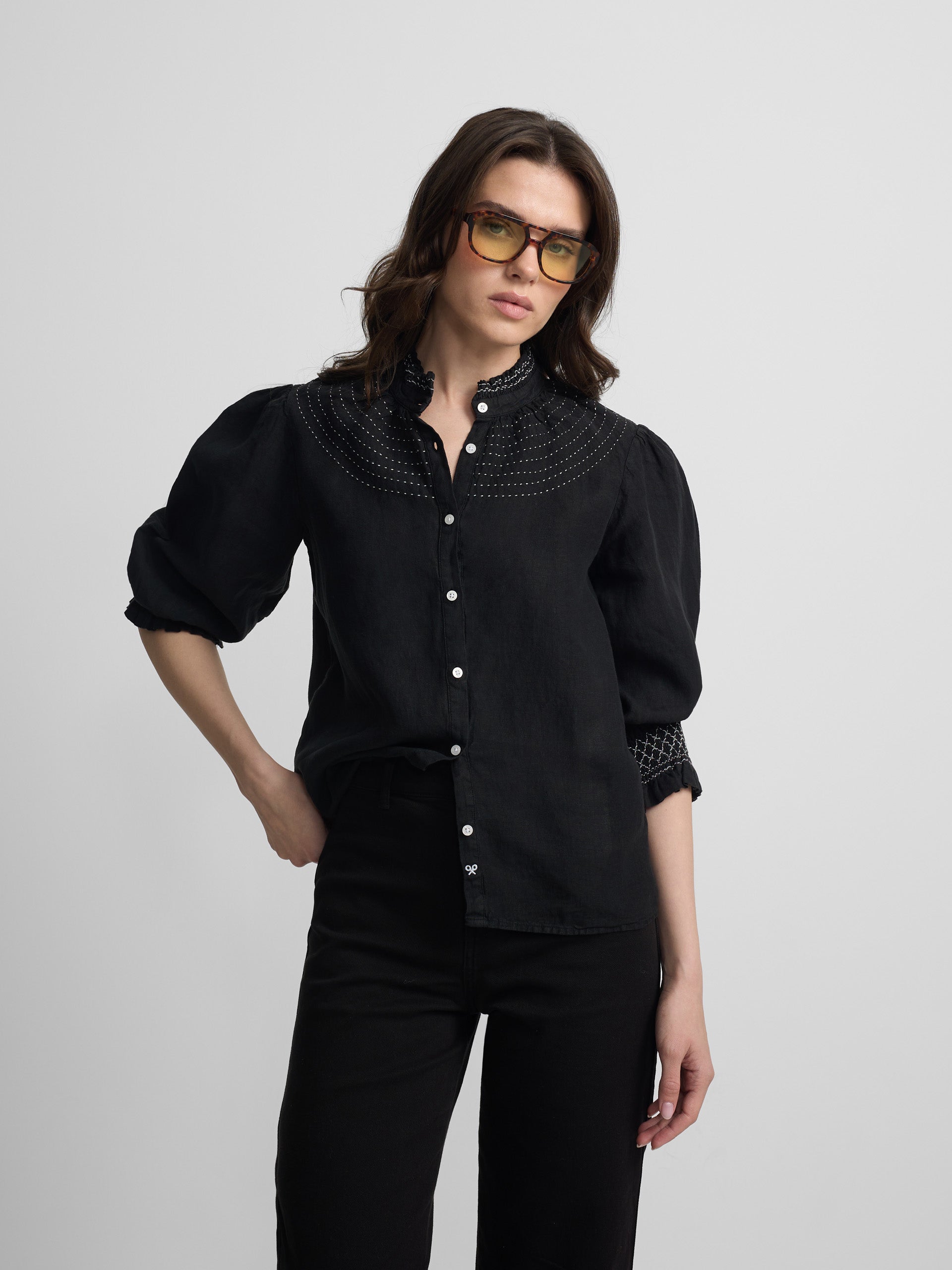 Chemise froncée à manches longues en lin noire