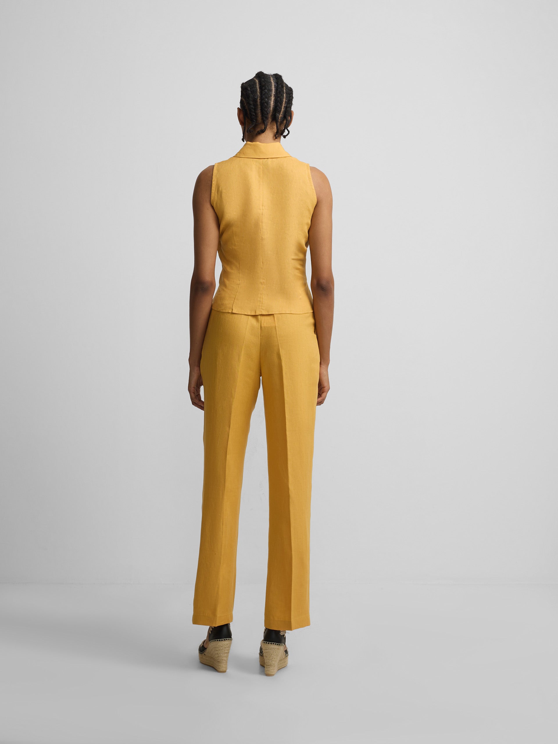 Top solapas lino amarillo