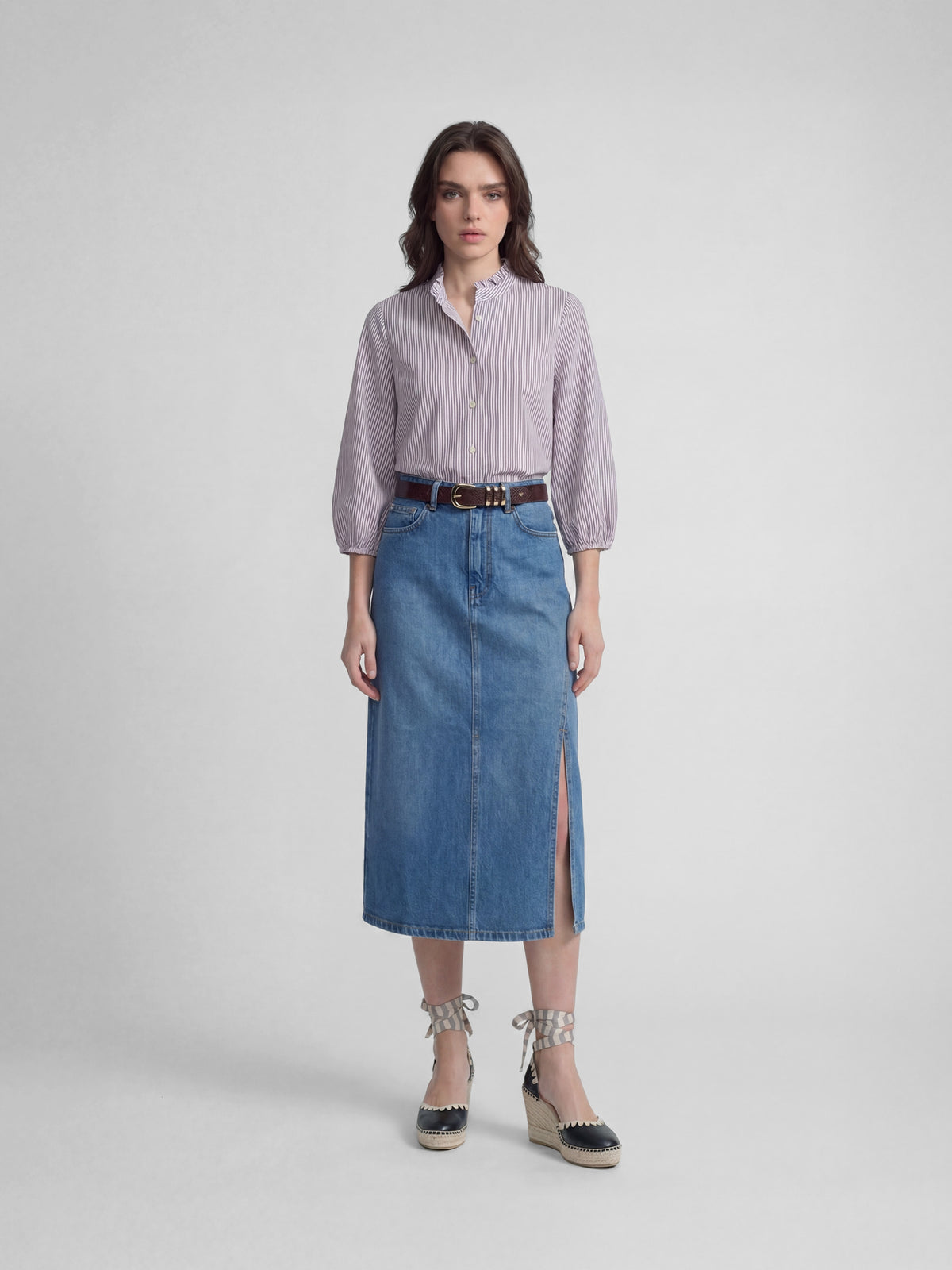 Jupe midi droite en denim avec fente latérale