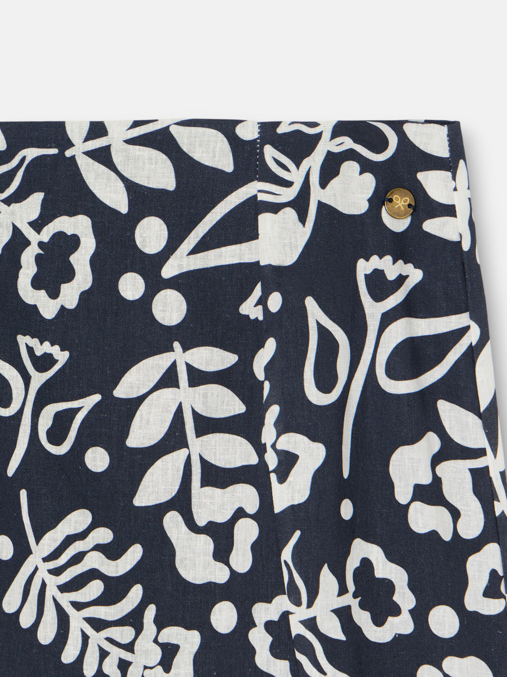 Flowy skirt with navy print ruffles
