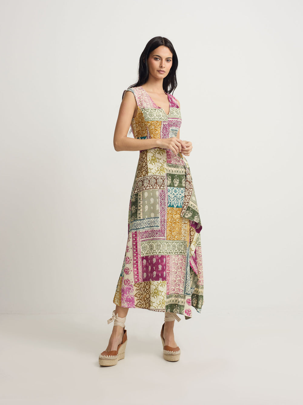 Midi dress with patchwork print in colors