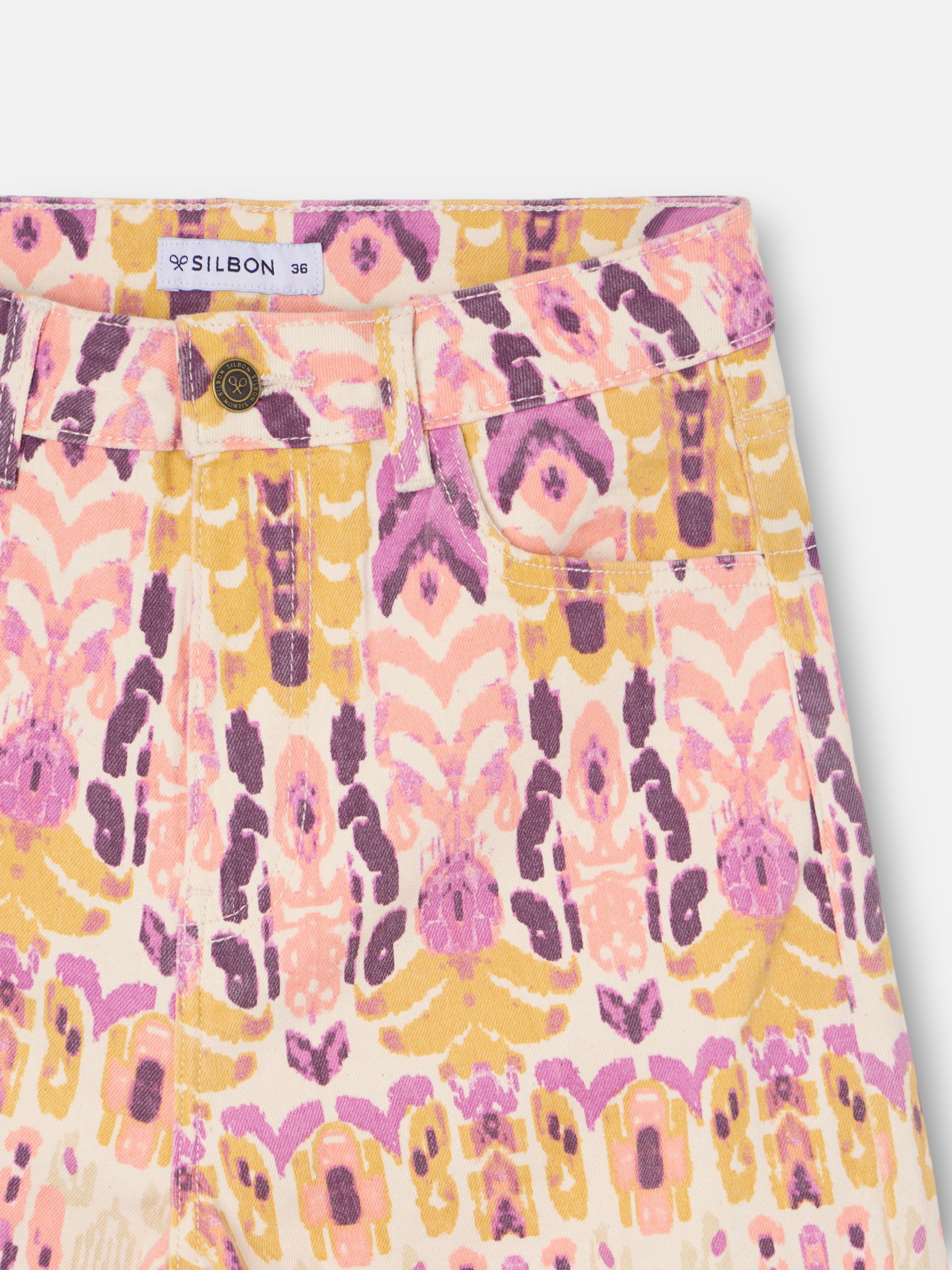 Calças de ganga estampadas ikat rosas