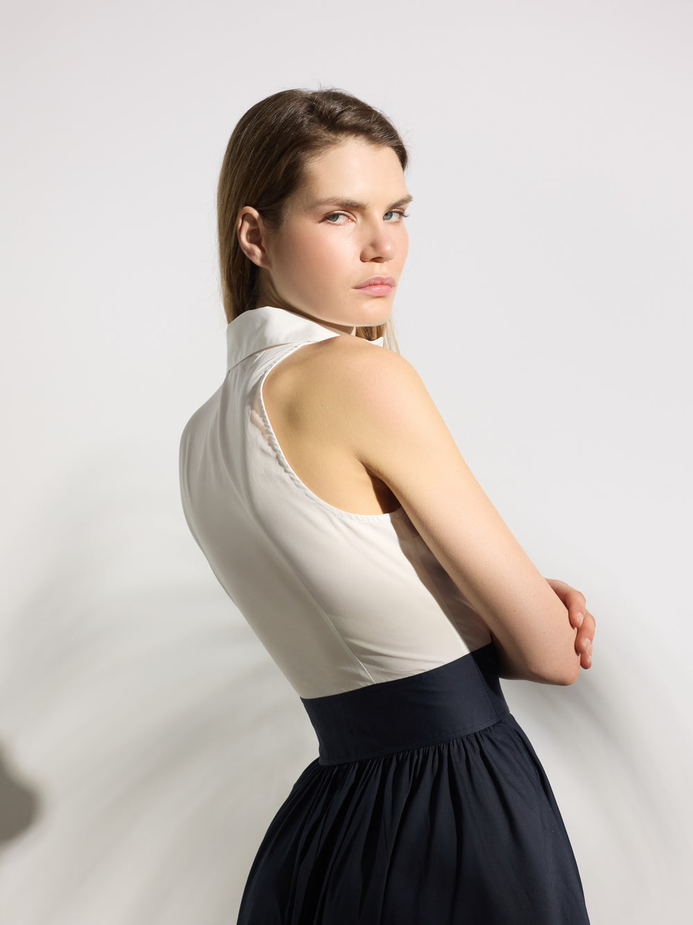 Robe chemise unique bleu marine et blanc