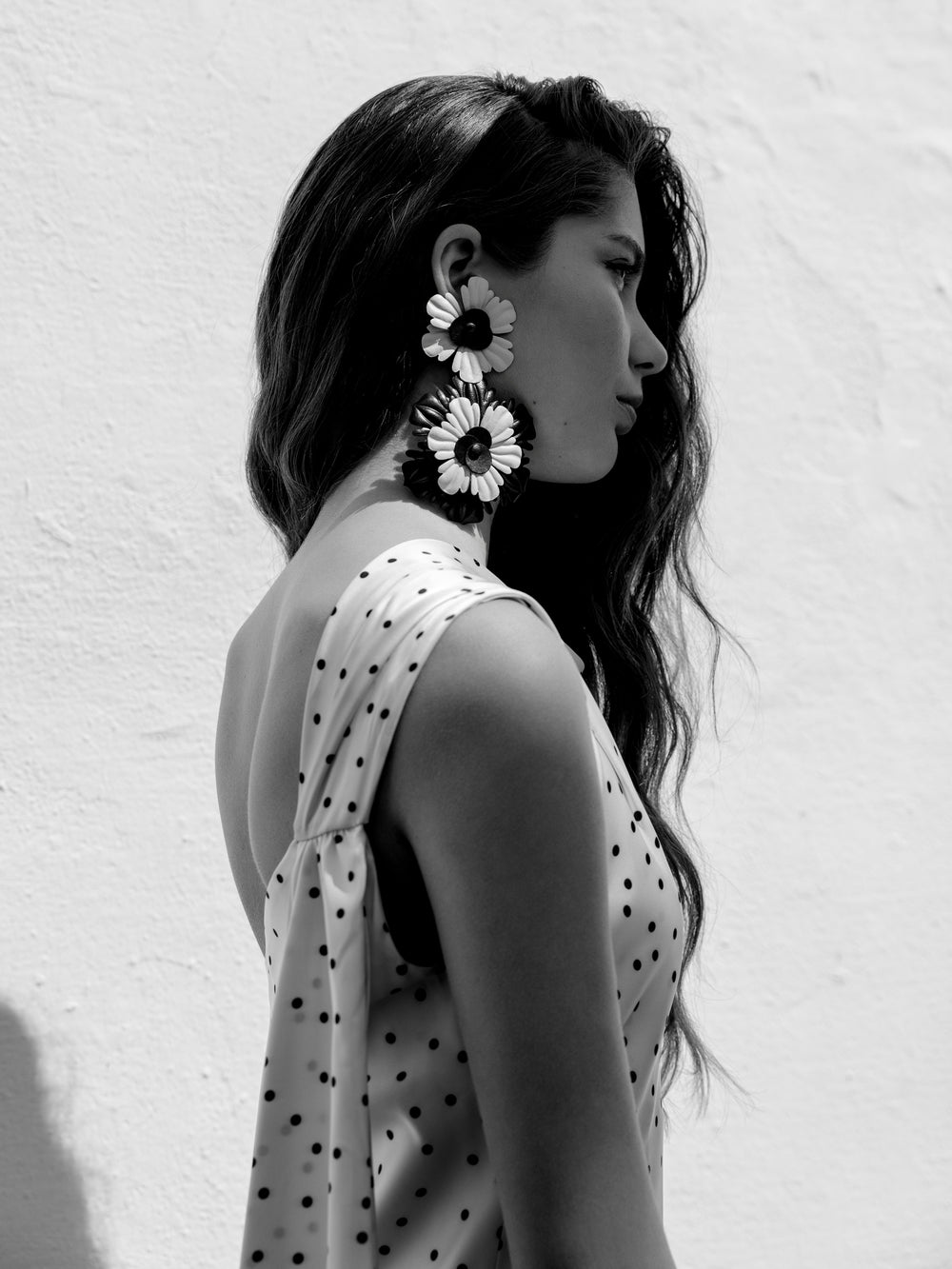 Boucle d’oreille longue soirée fleur en cuir bicolore