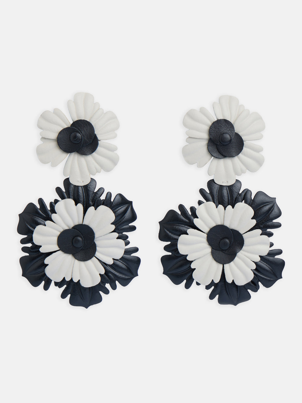 Boucle d’oreille longue soirée fleur en cuir bicolore