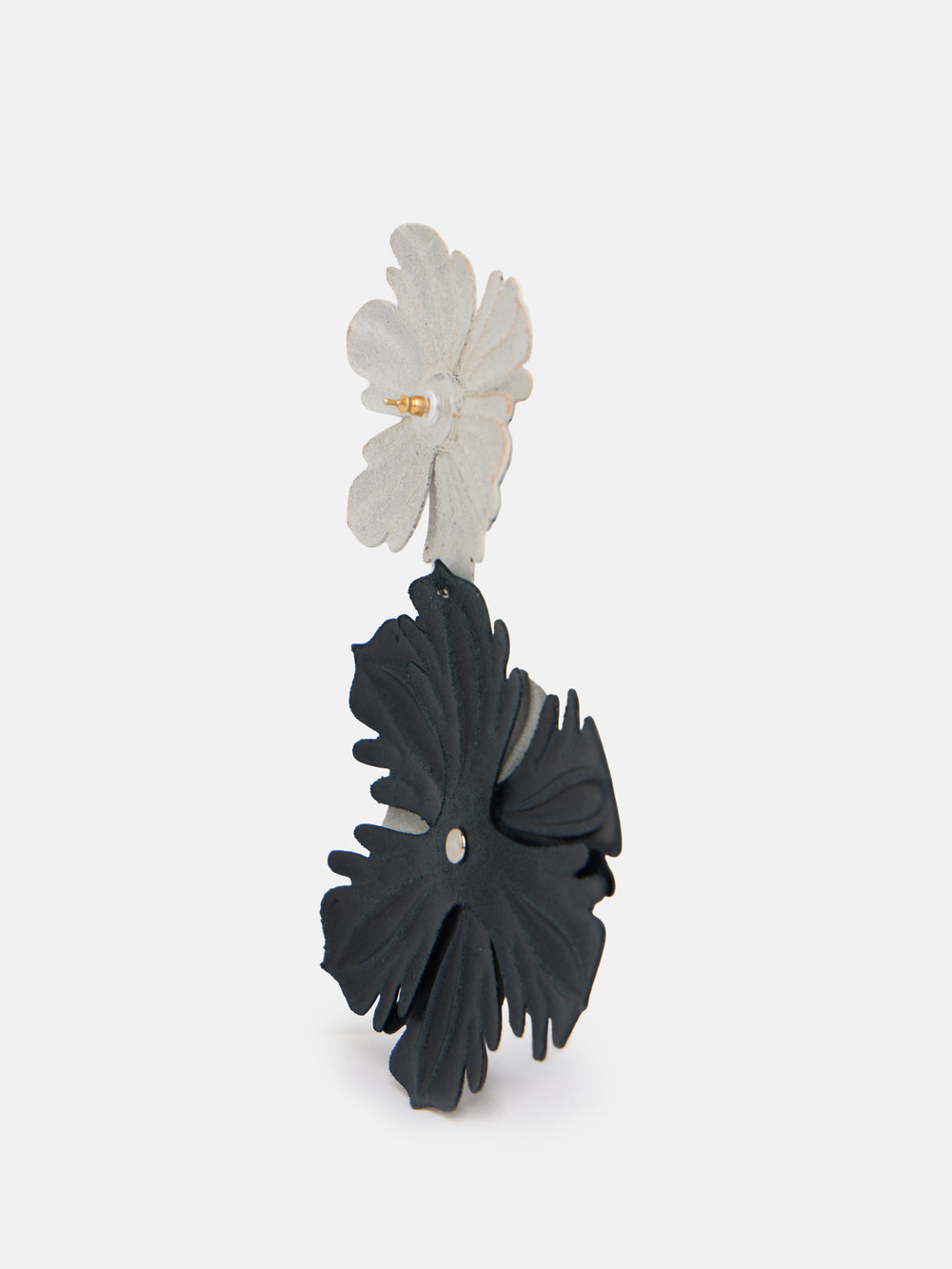 Boucle d’oreille longue soirée fleur en cuir bicolore