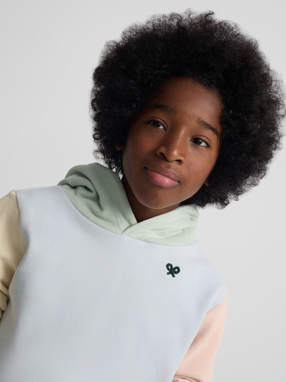 Sudadera kids capucha multicolor celeste