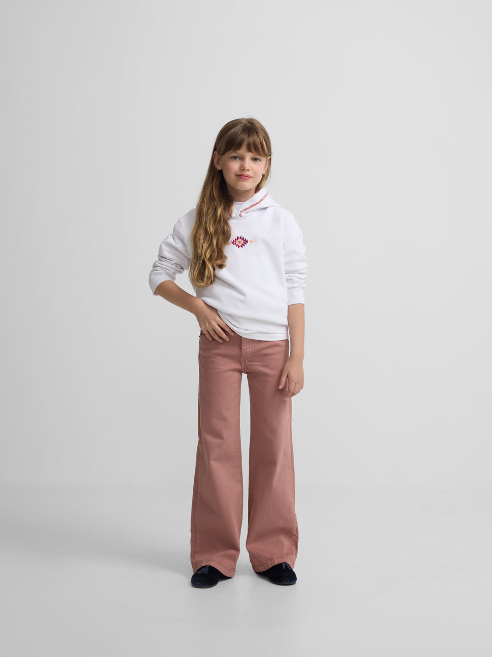 Sweatshirt girl com capuz raquete étnica branca