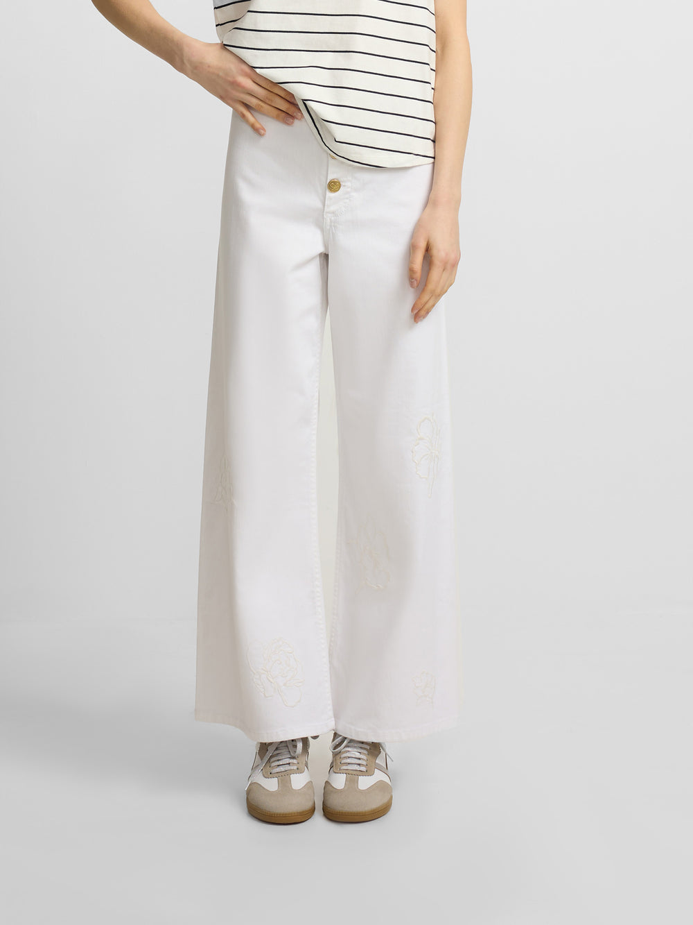 Pantalon bordados flores crudo