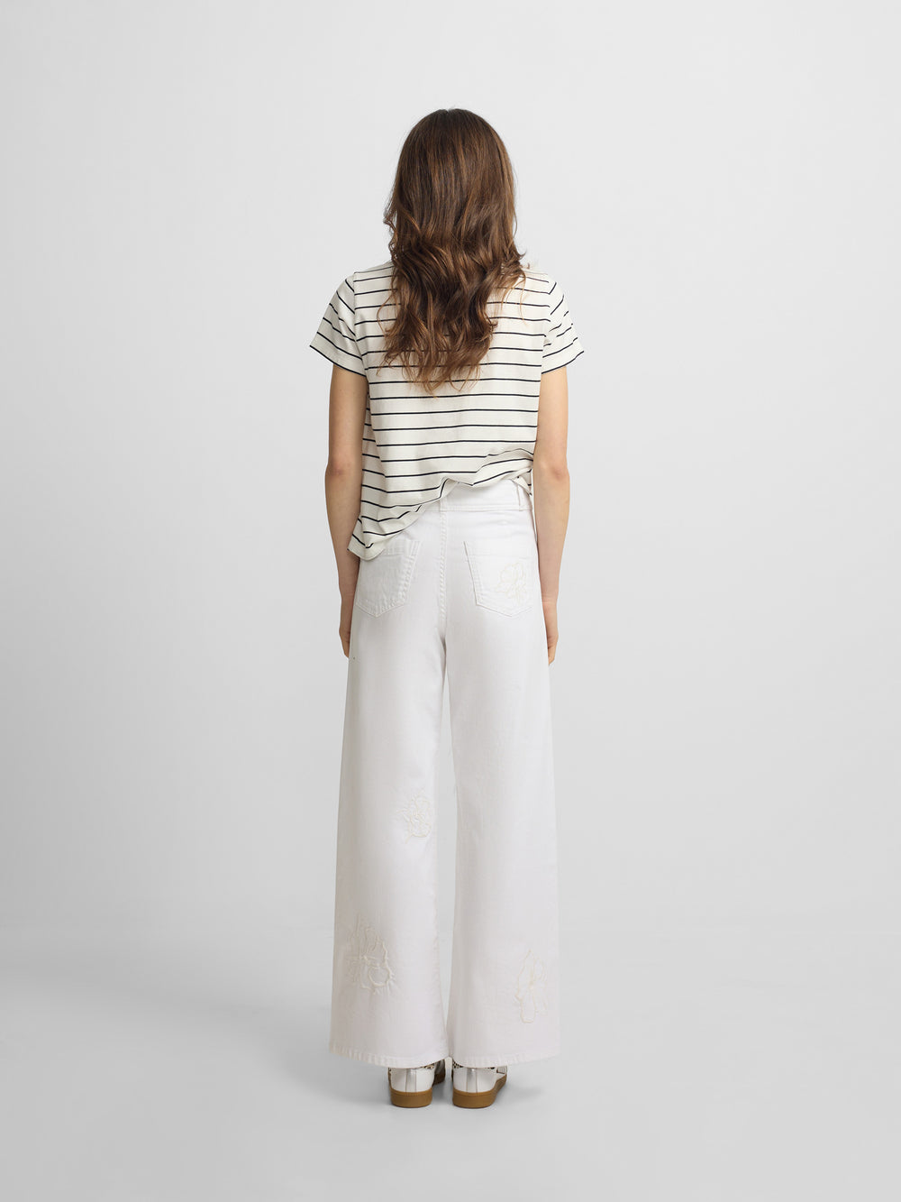 Pantalon bordados flores crudo