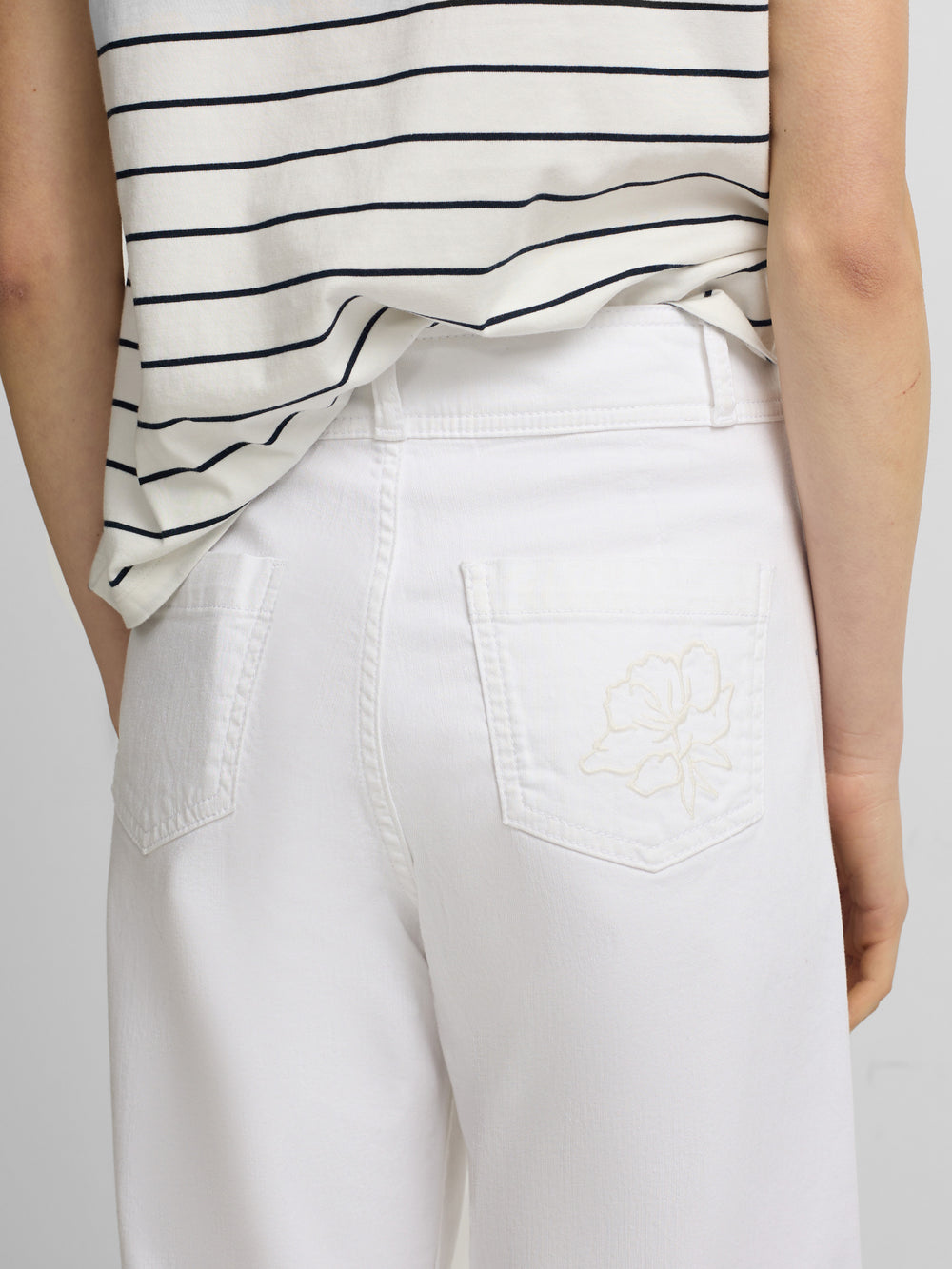 Pantalon bordados flores crudo