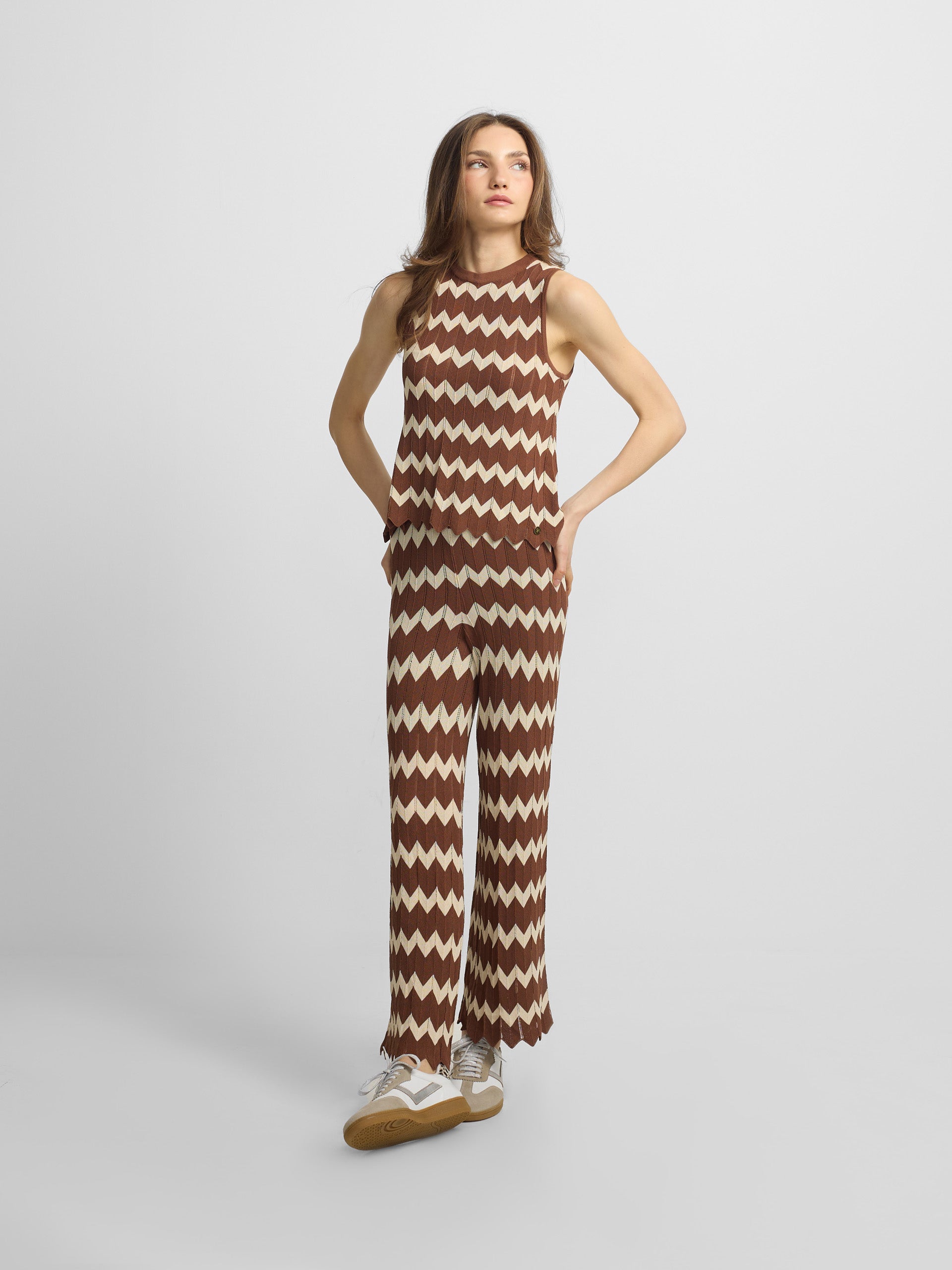 Pantalon en maille à chevrons marron