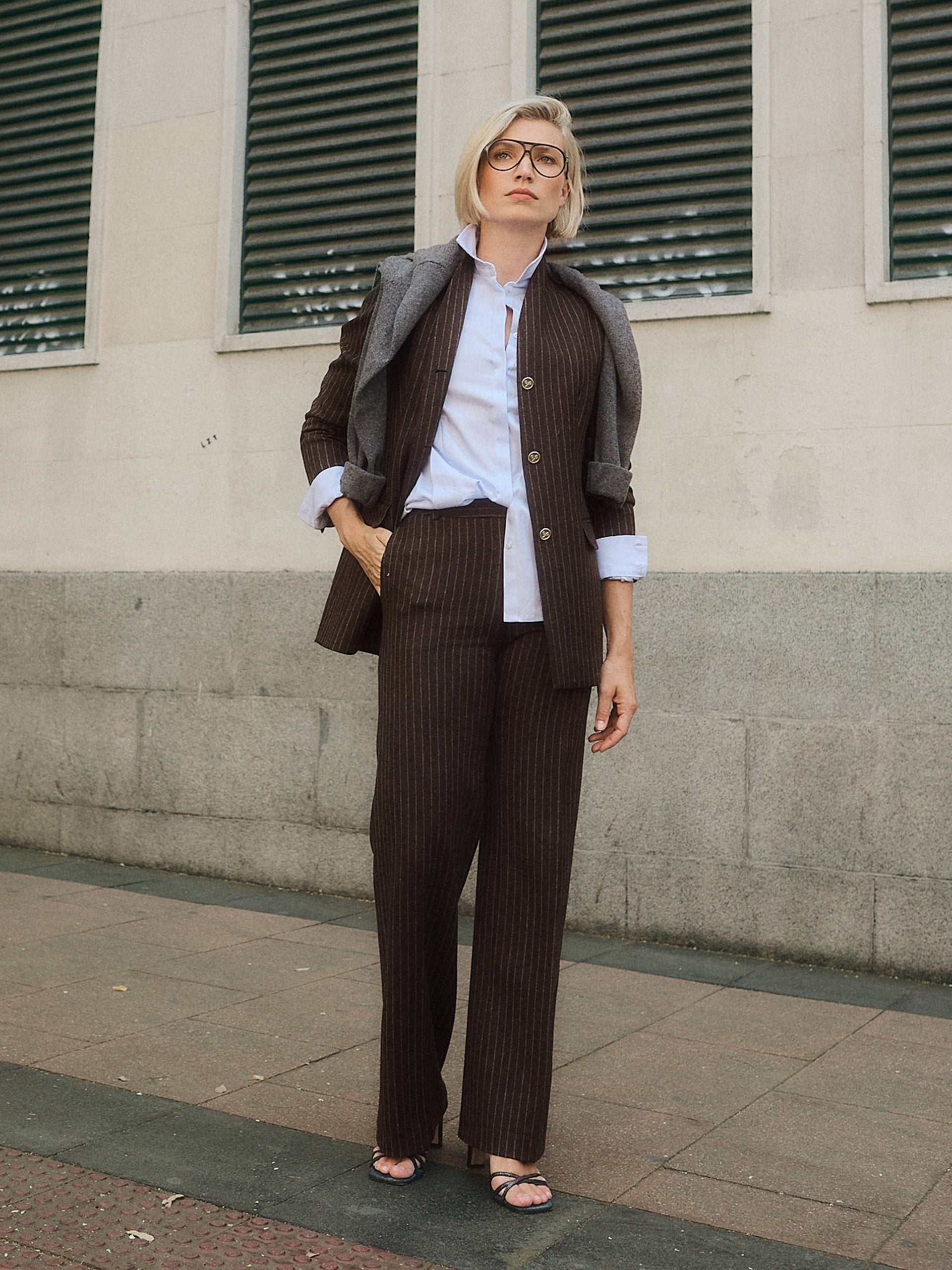 Pantalon recto rayas diplomaticas marron